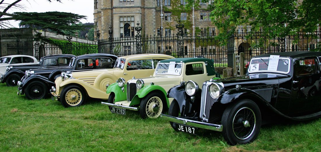 Historisk sus på 25-års jubiléet til Jaguar Enthusiasts’ Club på Thoresby Hall ved Nottingham i 2004.
